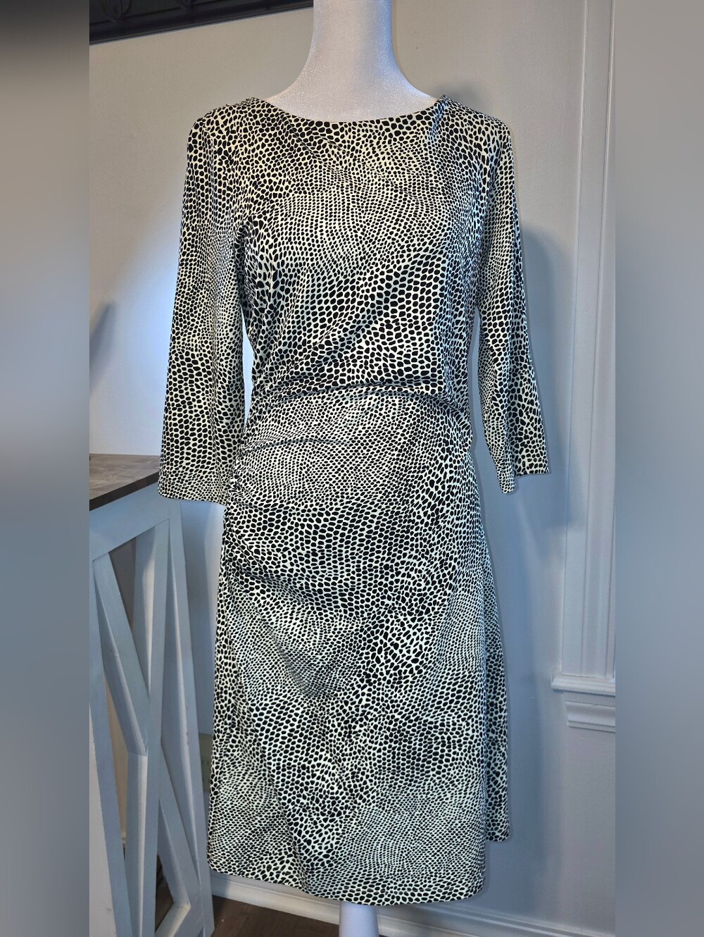 J. McLaughlin Sage Ruched Black & White Animal Print Midi Dress Women's Sz Small